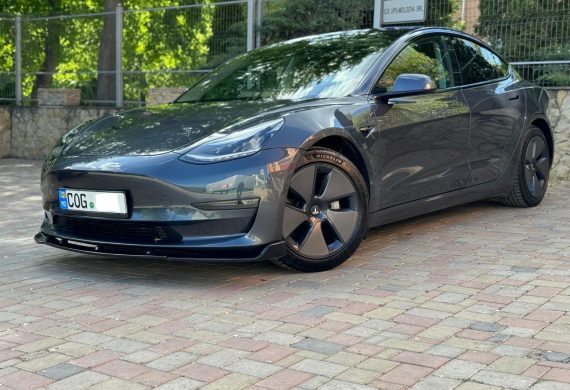 Tesla – Model 3