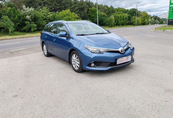 Toyota — Auris